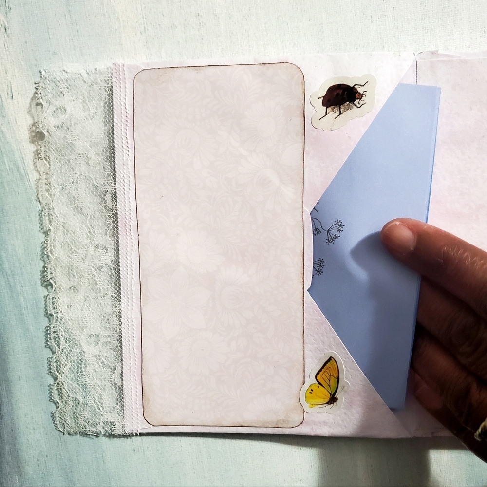😀 HAND CRAFTED Envelope junk journal with note paper and ephemera - Picture 7 of 17